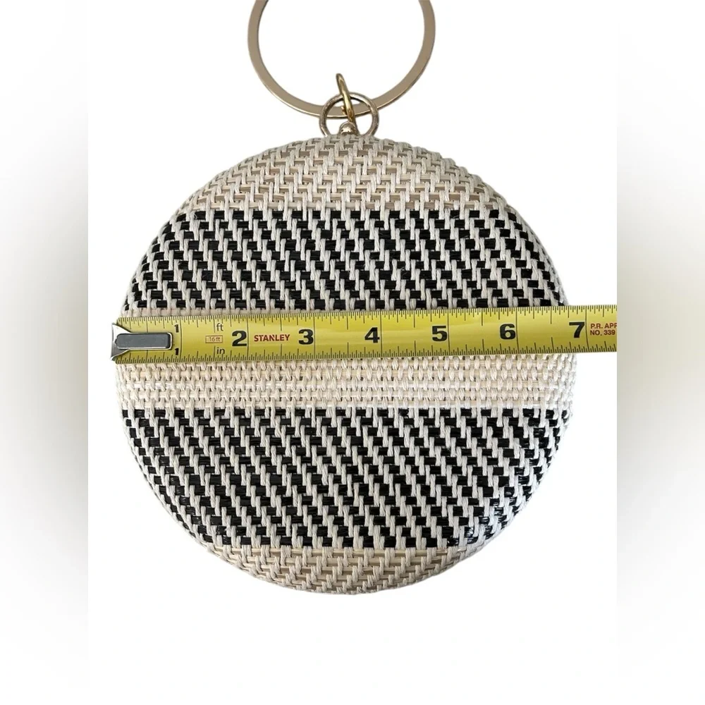 Savanna Cream Black Round Woven Crossbody Satchel Gold Chain Boho Bag Purse - Picture 11 of 13